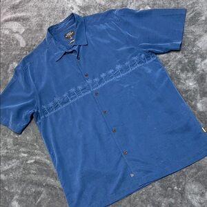 BEAUTIFUL Quiksilver Men's Navy Blue Casual Button-Down Shirt